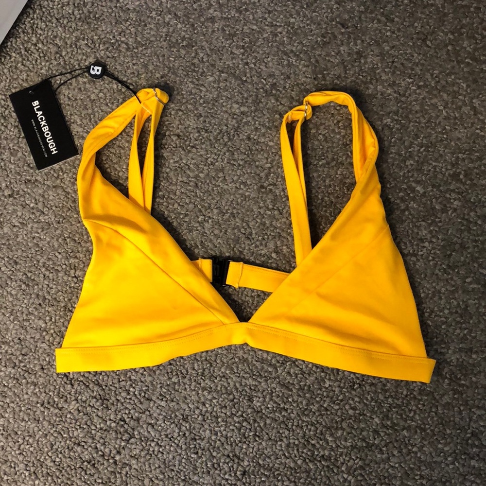 Blackbough triangle top